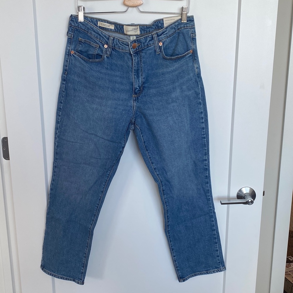 NWT. Universal Thread. Size 14.